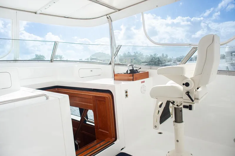 Anjilis Yacht Photos Pics Flybridge