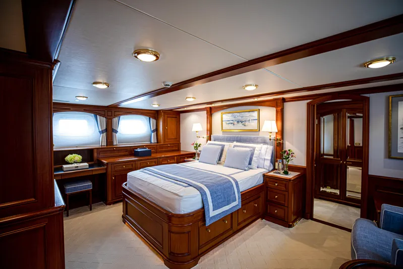 Anjilis Yacht Photos Pics Owner's Stateroom