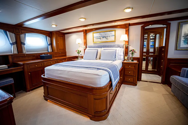 Anjilis Yacht Photos Pics Owner's Stateroom