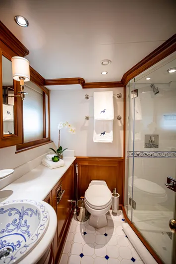 Anjilis Yacht Photos Pics VIP Stateroom En-Suite Head