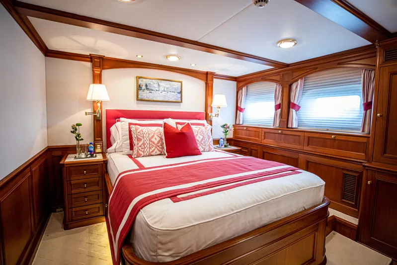 Anjilis Yacht Photos Pics VIP Stateroom