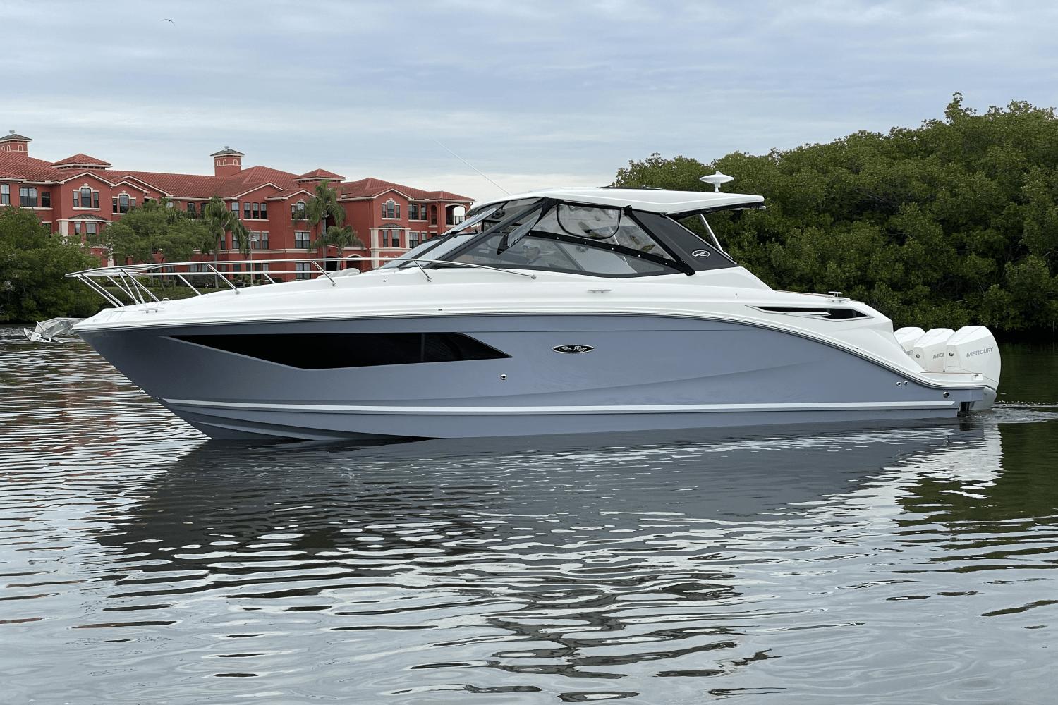 2024 Sea Ray Sundancer 320 Outboard Sports Cruiser for sale - YachtWorld