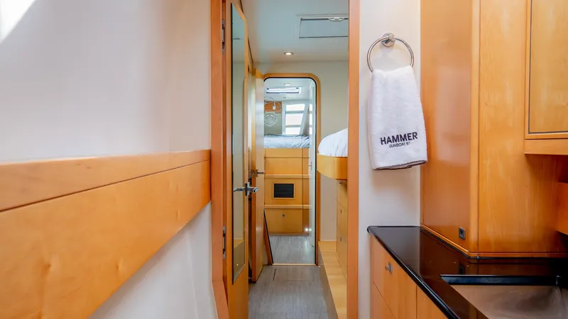 Hammer Yacht Photos Pics 