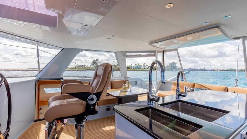 Hammer Yacht Photos Pics 