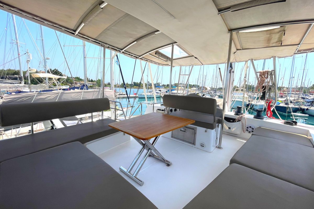 2019 Bavaria 44 