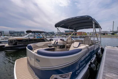 Legend Boats Q-Series Lounge Plus Sport Pro 23