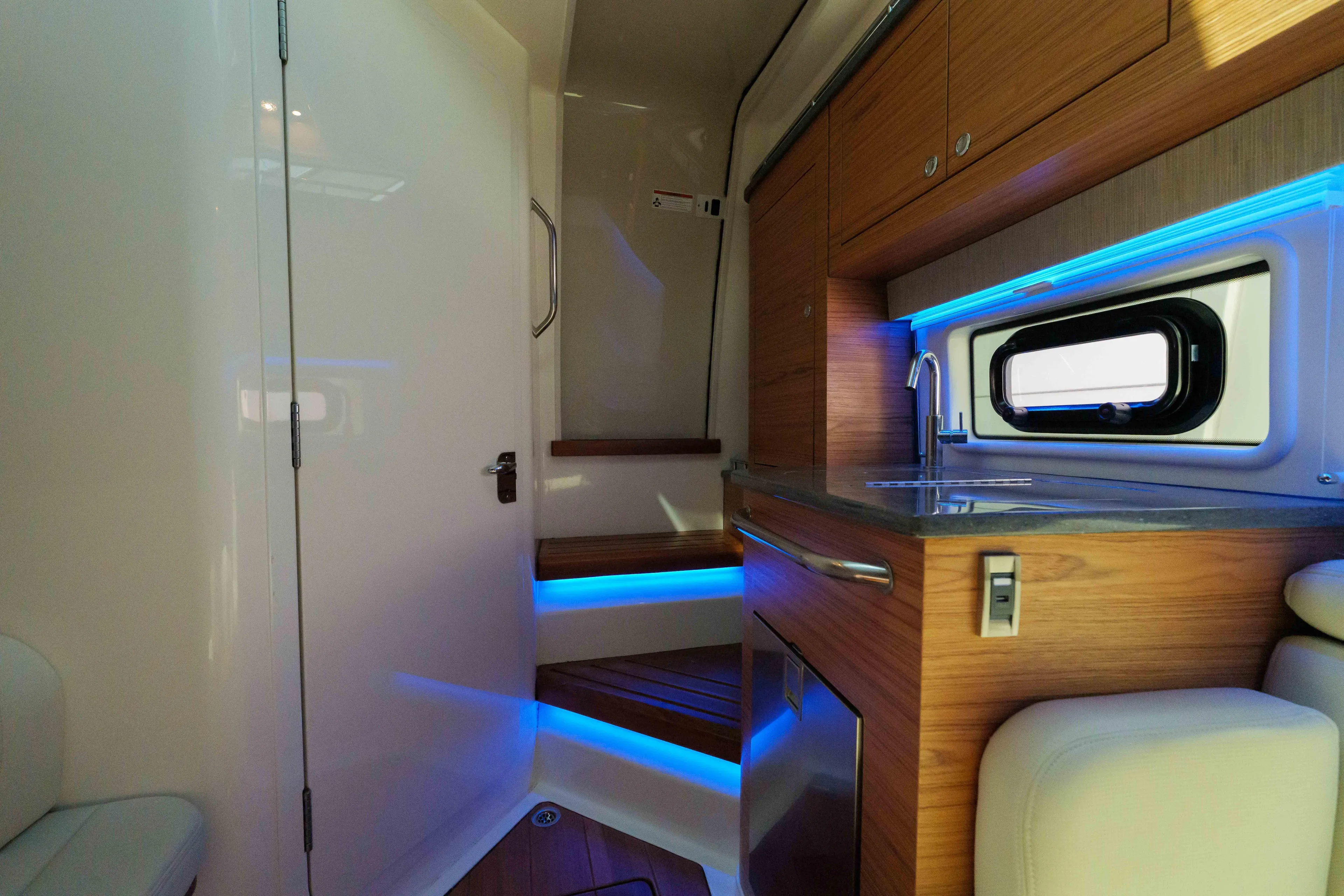 Clay Fam Yacht Photos Pics Boston Whaler 380 Realm- Companionway