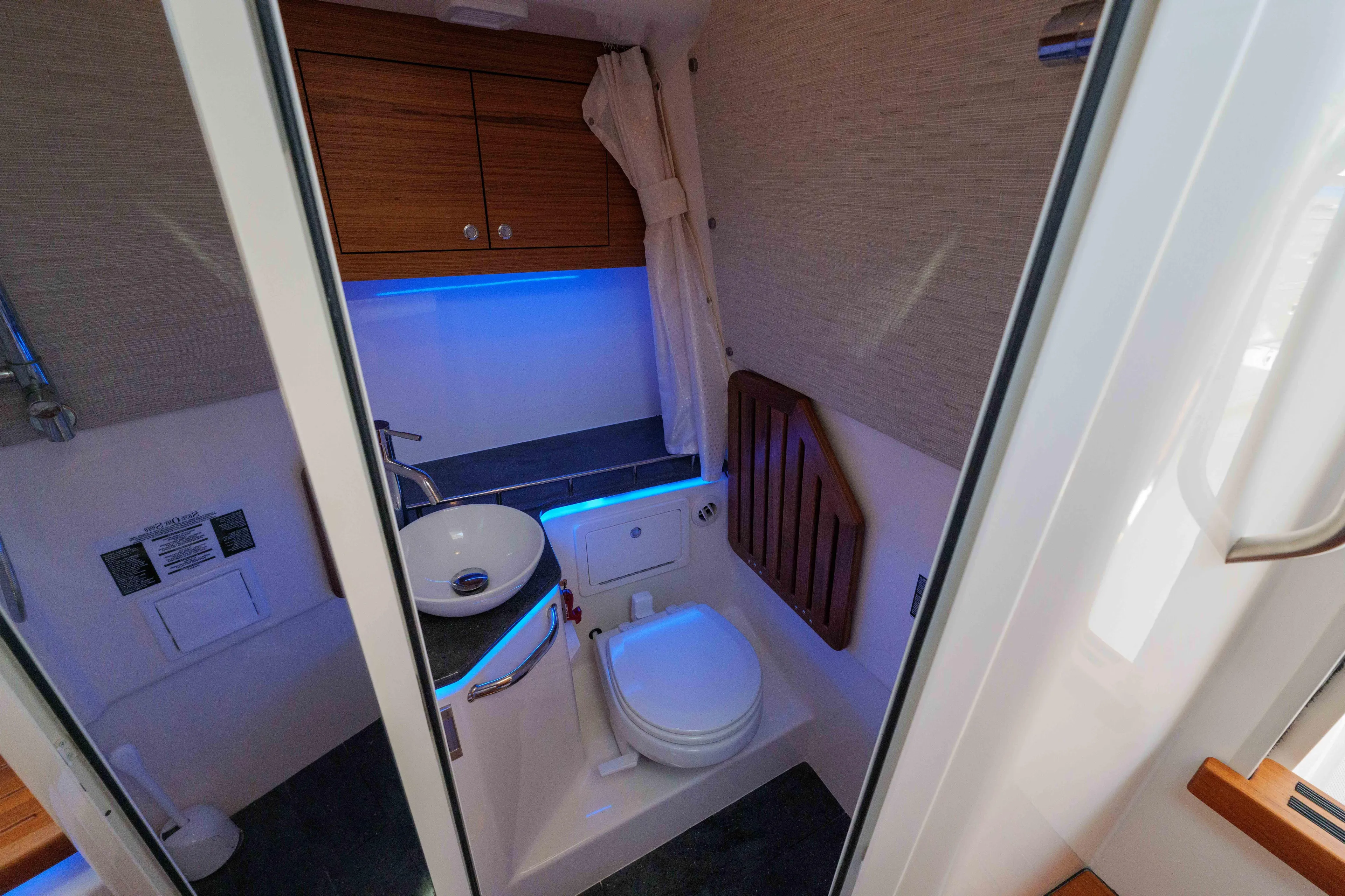 Clay Fam Yacht Photos Pics Boston Whaler 380 Realm- Head