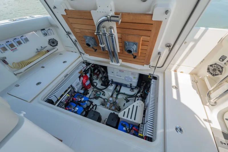 Clay Fam Yacht Photos Pics Boston Whaler 380 Realm- Engine Room