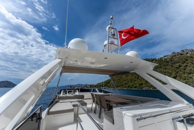 Yacht