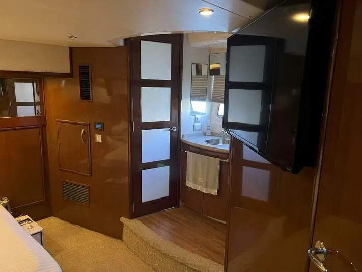 Chips Ahoy Yacht Photos Pics Master Stateroom Head