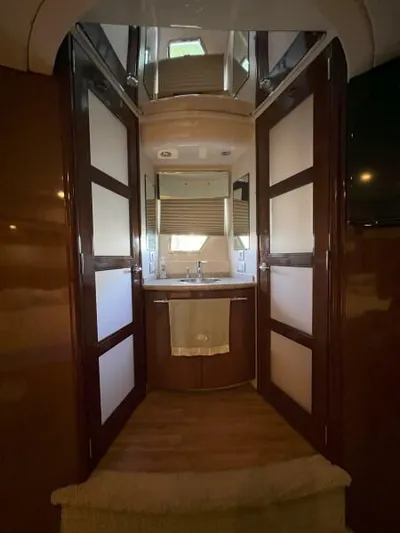 Chips Ahoy Yacht Photos Pics Master Stateroom Head