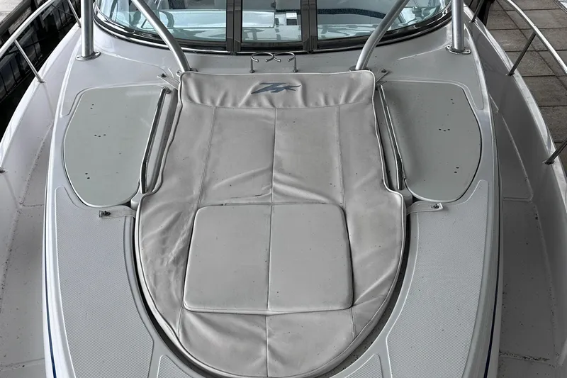  Yacht Photos Pics 2008 Donzi 38 ZSF boat deck with cushioned seating area.