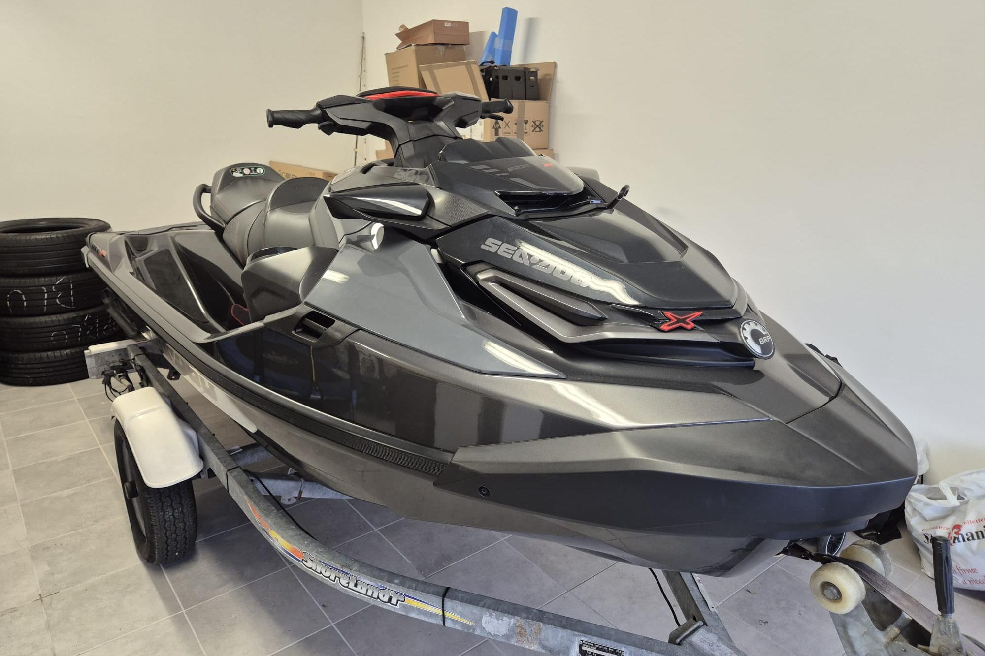 2022 Sea-Doo RXT-X 300