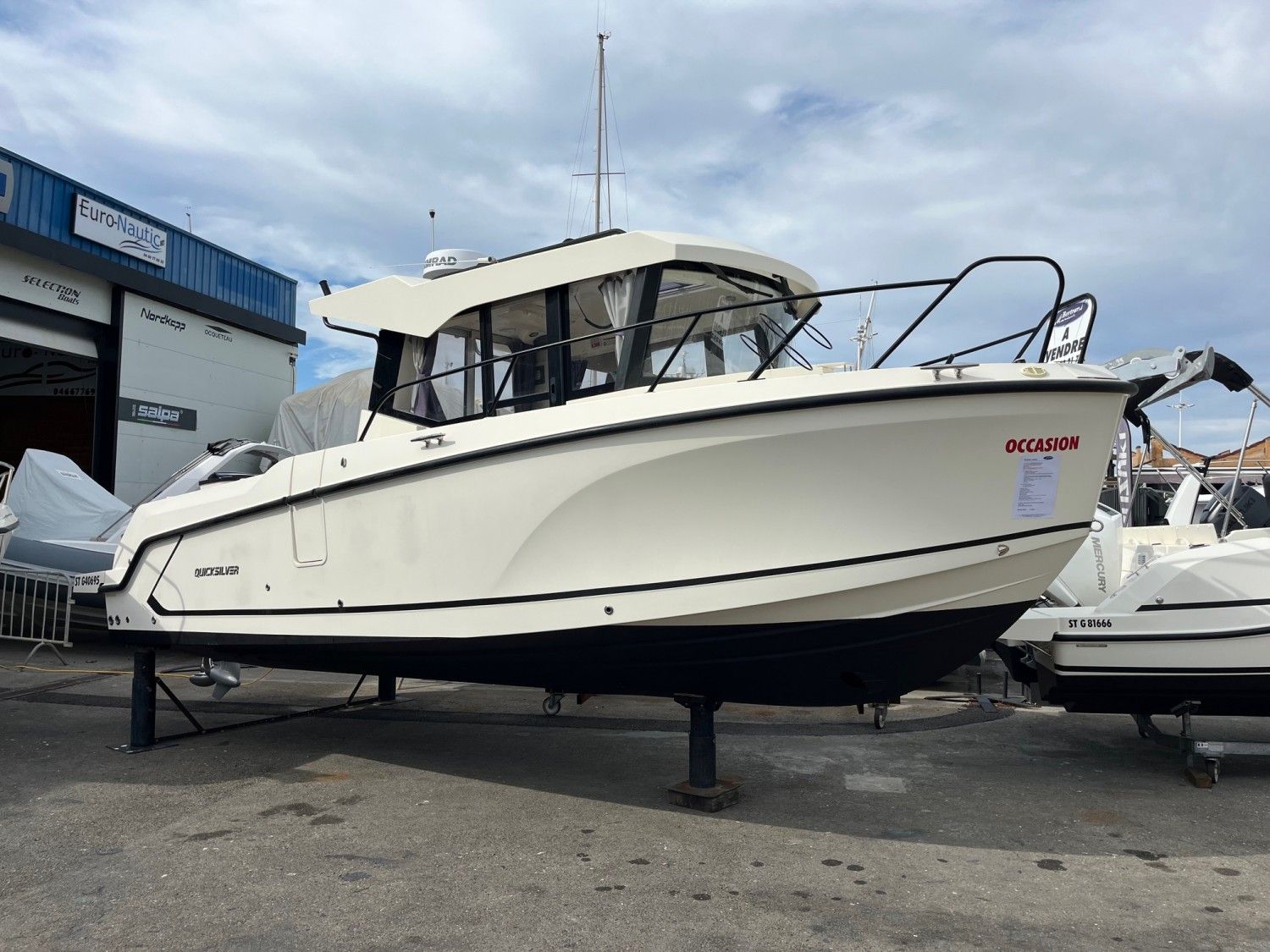 2022 Quicksilver 805 Pilothouse