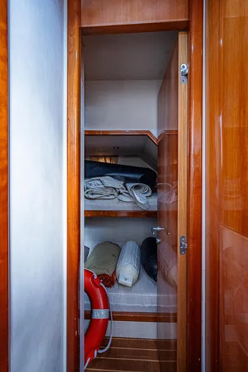 Emry Yacht Photos Pics 2009 Aicon - storage