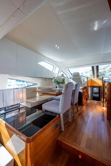 Emry Yacht Photos Pics 2009 Aicon - dining