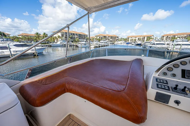 Emry Yacht Photos Pics 2009 Aicon - flybridge