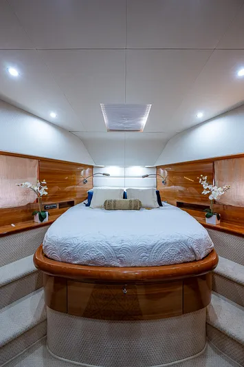 Emry Yacht Photos Pics 2009 Aicon - interior/cabins