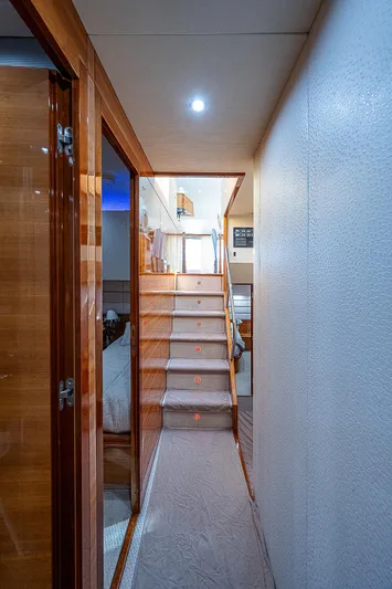 Emry Yacht Photos Pics 2009 Aicon - interior/hall