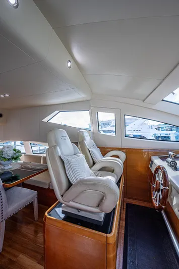 Emry Yacht Photos Pics 2009 Aicon - helm