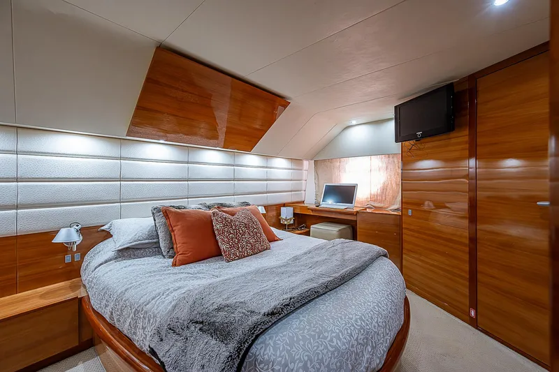 Emry Yacht Photos Pics 2009 Aicon - interior/cabins