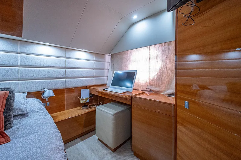 Emry Yacht Photos Pics 2009 Aicon - interior/cabins