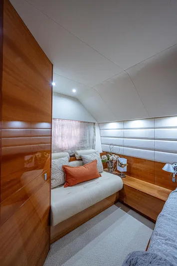 Emry Yacht Photos Pics 2009 Aicon - interior/cabins