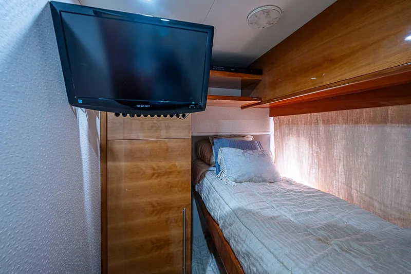 Emry Yacht Photos Pics 2009 Aicon - interior/cabins