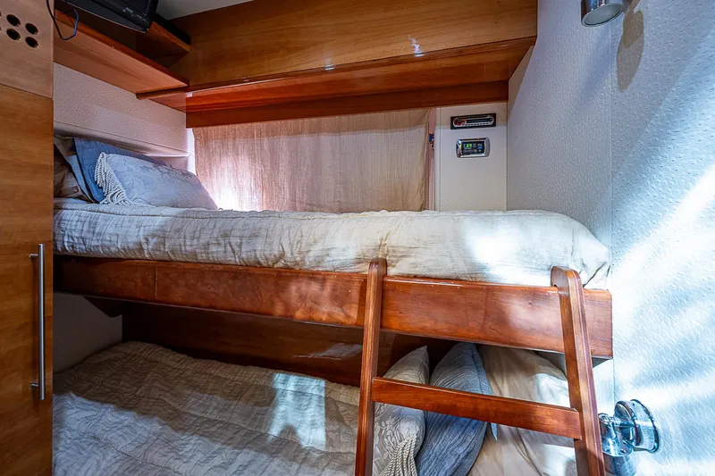 Emry Yacht Photos Pics 2009 Aicon - interior/cabins