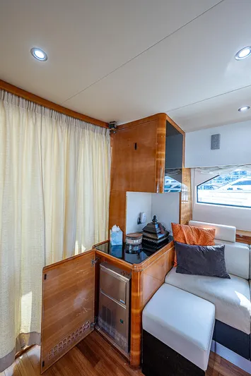 Emry Yacht Photos Pics 2009 Aicon - interior