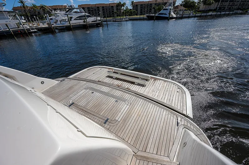 Emry Yacht Photos Pics 2009 Aicon - Swim platform