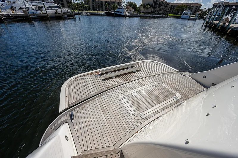 Emry Yacht Photos Pics 2009 Aicon - Swim platform