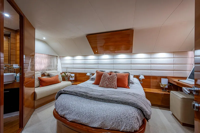 Emry Yacht Photos Pics 2009 Aicon - Interior