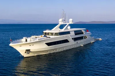 Custom motoryachts
