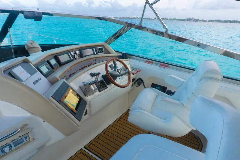 Lucky One Yacht Photos Pics 