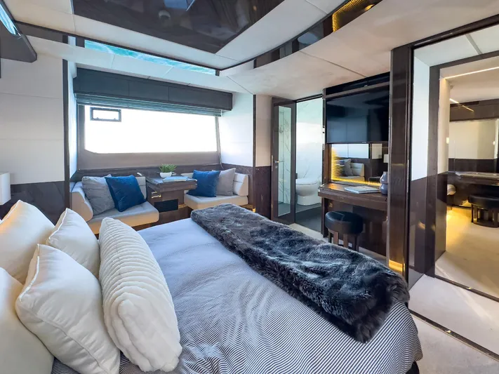 Triple T Yacht Photos Pics 