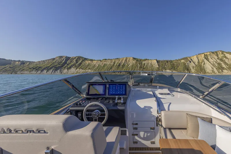  Yacht Photos Pics Itama 45RS cockpit