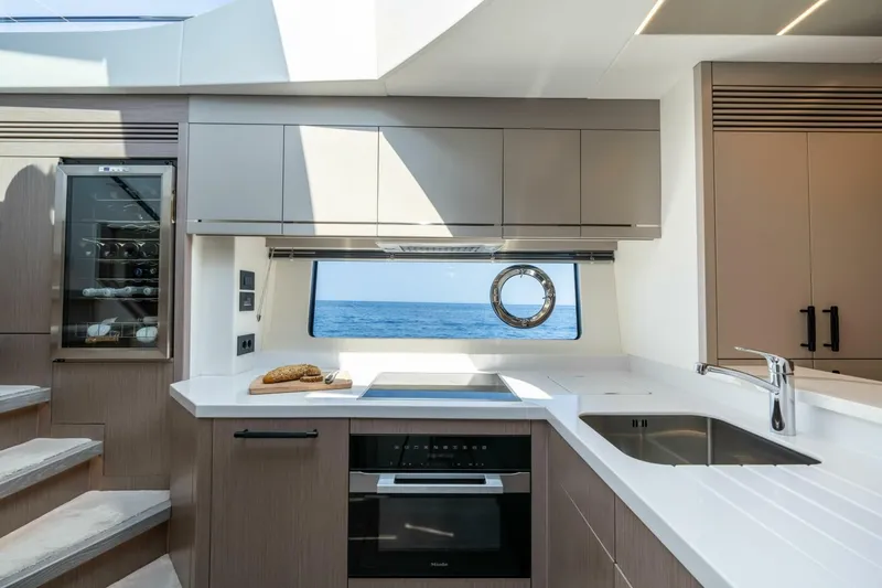  Yacht Photos Pics 2026 Sunseeker 75 Sport Yacht - Image 14