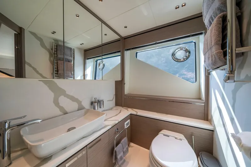  Yacht Photos Pics 2026 Sunseeker 75 Sport Yacht - Image 18