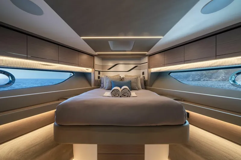  Yacht Photos Pics 2026 Sunseeker 75 Sport Yacht - Image 25