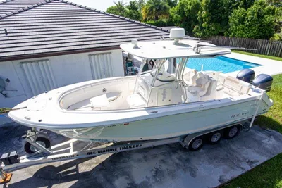 Robalo R300 Center Console