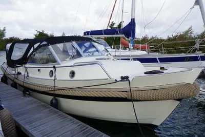2012 Intercruiser 27 Cabin