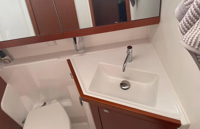 Savvy Yacht Photos Pics 