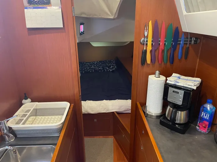 Savvy Yacht Photos Pics 