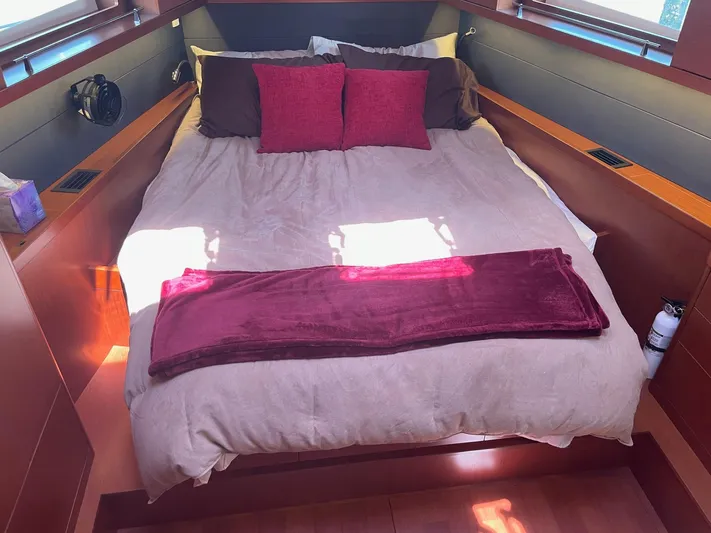 Savvy Yacht Photos Pics 