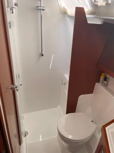 Savvy Yacht Photos Pics 