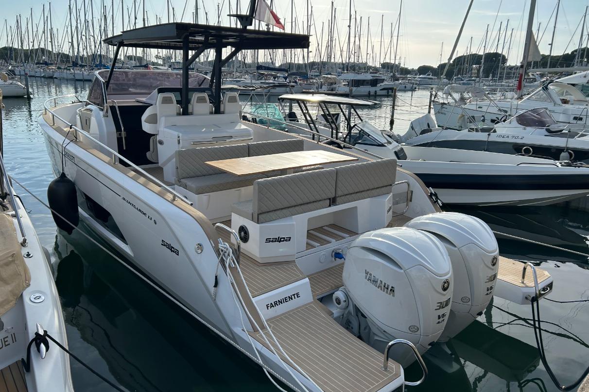 2024 Salpa avant garde