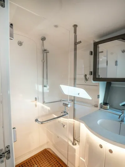 Fly'n Sea Level Yacht Photos Pics 2022 Intrepid 477 Evolution - Image 15