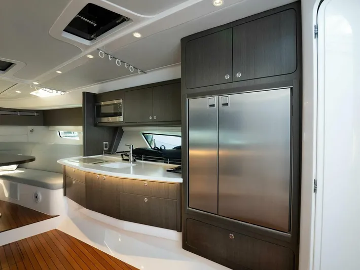 Fly'n Sea Level Yacht Photos Pics 2022 Intrepid 477 Evolution - Image 9